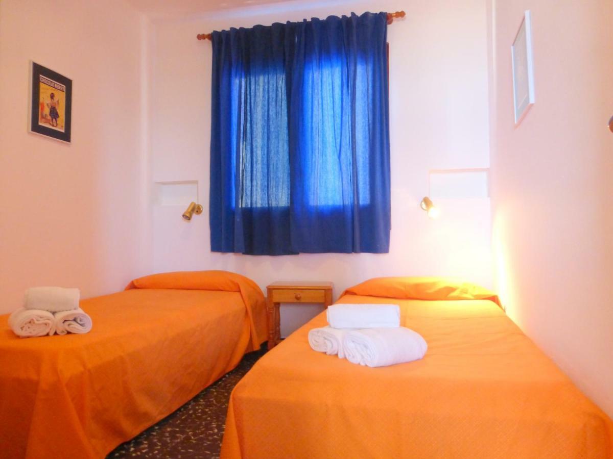Rentalmar El Capitan L'Hospitalet de l'Infant Exterior foto
